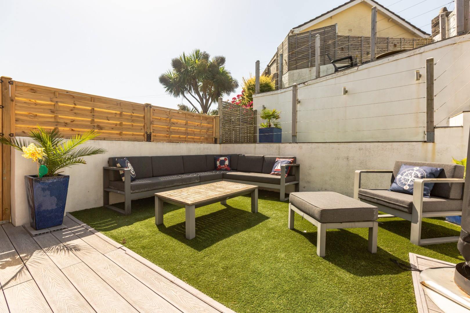 Plunch Lane, Mumbles, Swansea, SA3 4JE